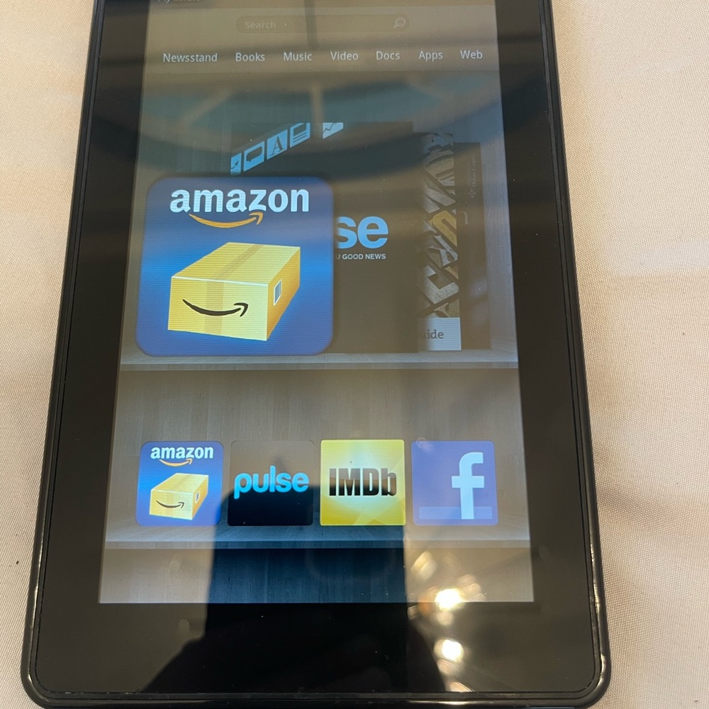 Amazon Black Portable Handheld Tablet - Picture 3 of 5